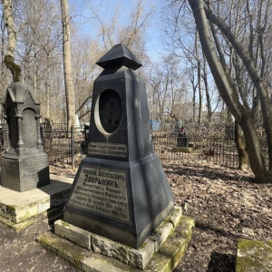 В Муроме довели до ужасного состояния могилу известного художника и физика