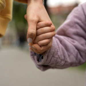 Во Владимире лишенной родительских прав матери вернули троих сыновей