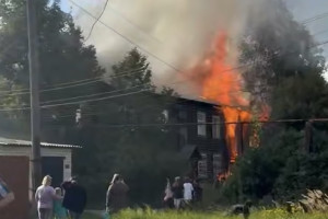 В Киржаче загорелся расселенный барак