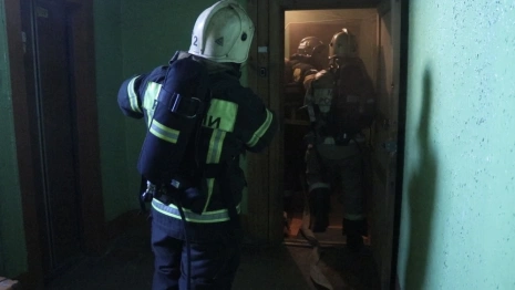 На пожаре во владимирской многоэтажке спасли троих человек