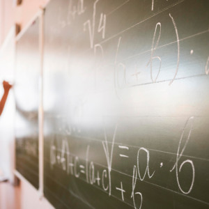 Во владимирских школах не хватает около 800 учителей