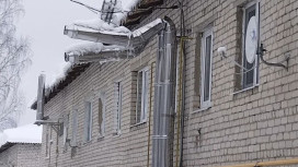 В Судогде дом остался без газа и света из-за схода снега с крыши