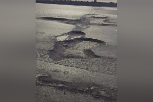 Водители пожаловались на усеянную ямами федеральную трассу М-7 в Покрове