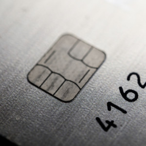 Жительница Камешково украла 300 тыс. рублей с карты друга