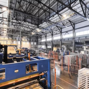 Завод кормов для животных в Александровском районе задолжал зарплату троим сотрудникам