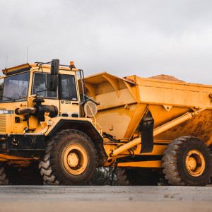 Во Владимирской области отец выплатил алименты после ареста самосвала