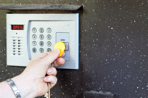 Во Владимире 29-летний парень попытался спрыгнуть из окна