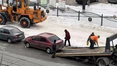 Во Владимире водителям напомнили об эвакуации машин для расчистки снега