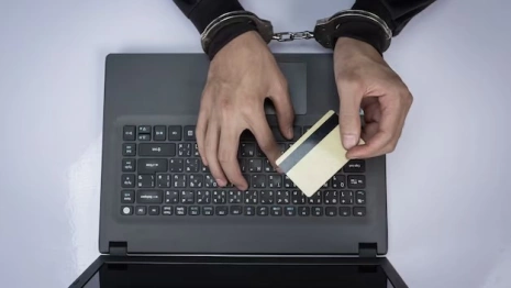 В Коврове будут судить обманувшего пенсионеров на 1,7 млн рублей курьера аферистов