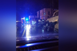 В Суздале водитель фургона протаранил полицейскую машину