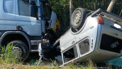 Под Гусь-Хрустальным произошла смертельная авария: «Нива» залетела под грузовик