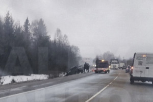 В Александровском районе несколько машин улетели в кювет за утро