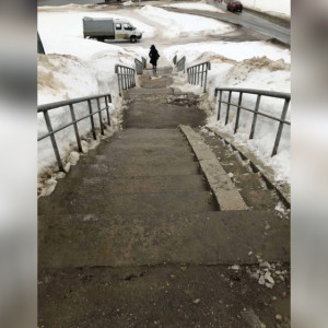 Во Владимире обледеневший спуск на Лыбедскую магистраль привели в порядок