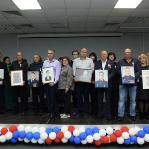 Во Владимире наградили отцов погибших бойцов СВО
