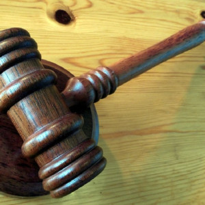 В Муроме начальника центра допобразования ВлГУ будут судить за подлог и мошенничество