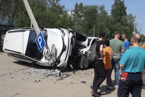 В Гусь-Хрустальном после тройного ДТП перевернулась машина