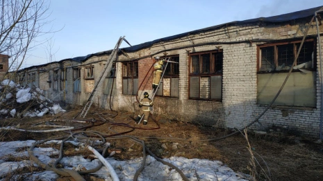 Владимирские власти пообещали сохранить места работникам сгоревшего стекольного цеха