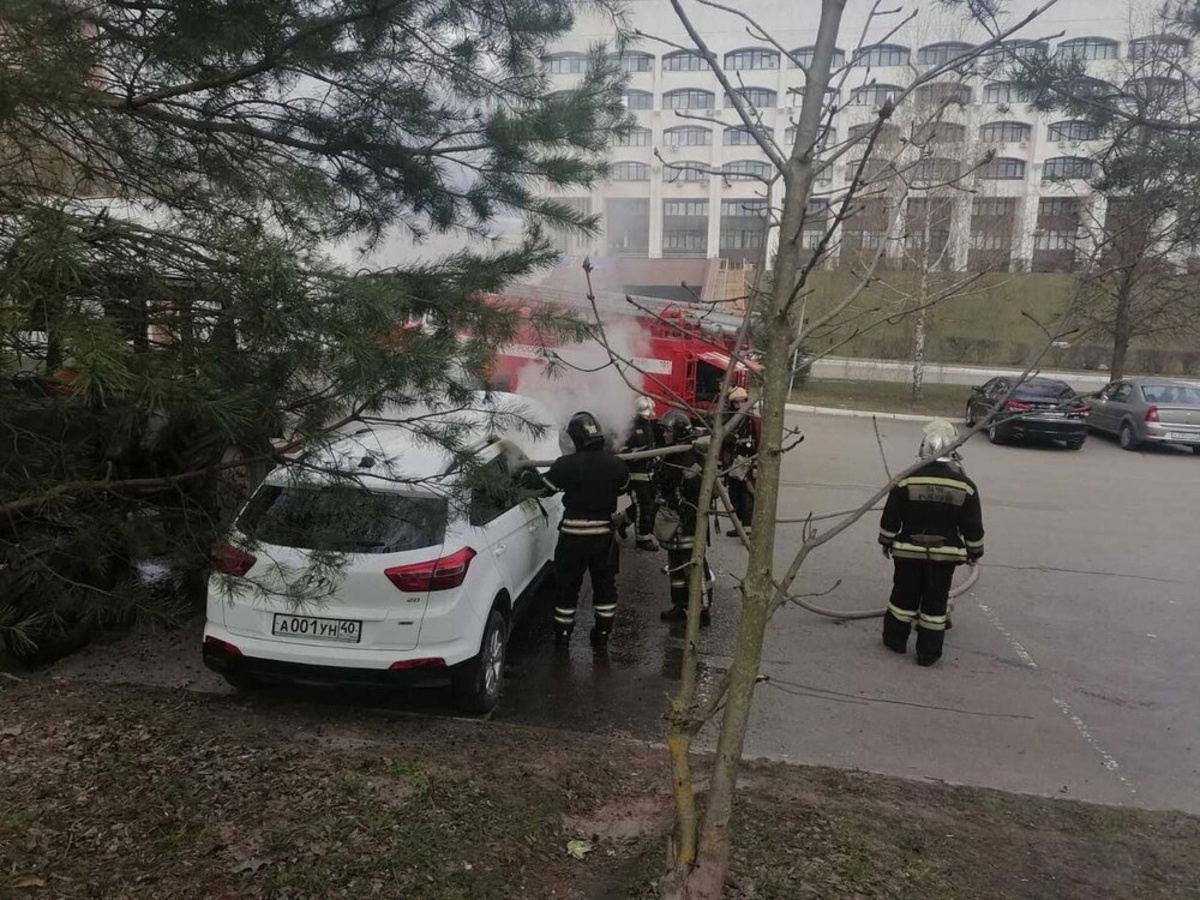 Во Владимире сгоревшая машина у Белого дома принадлежала Инне Дыровой -  День во Владимире