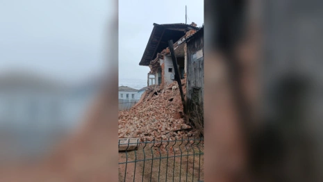 В Судогде снесут дом с рухнувшей стеной на улице Ленина