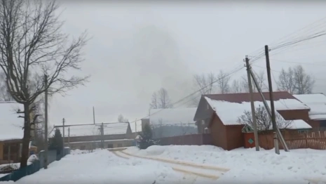 Одну из деревень во Владимирской области окутал дым от сжигаемых отходов