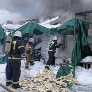 Во Владимирской области на швейной фабрике произошел пожар площадью 1,3 тысячи квадратов