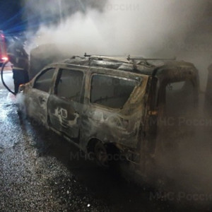 Во Владимирской области на платнике М-12 Москва – Казань сгорела легковушка