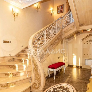 От царских хором до розового замка. Топ-3 элитных коттеджей Владимира