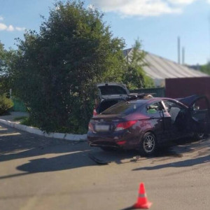 Во Владимирской области водитель влетел в металлический забор