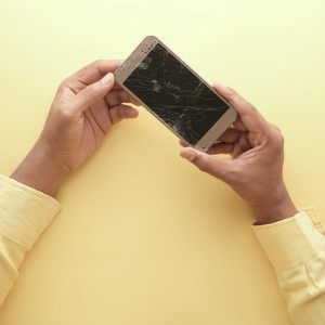 Житель Владимира рассчитался за разбитый телефон наркотиками
