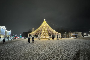 Во Владимире начался демонтаж новогодних елок