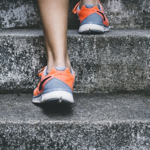 Во Владимире девочка упала в подъезде и сломала копчик