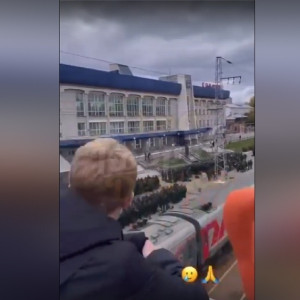Жители Коврова сняли на видео отправление с вокзала группы  военнослужащих 