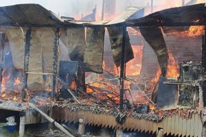 Пожар уничтожил дачу в СНТ в Александровском районе