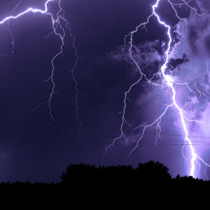 В Чехии 18 человек пострадали из-за удара молнии