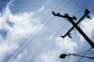 Во Владимире водитель иномарки снес опору ЛЭП