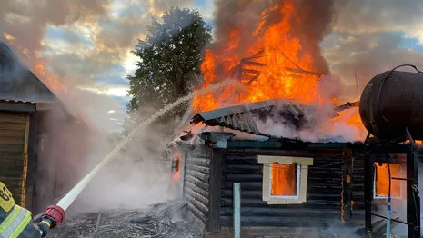 Во Владимирской области сгорела изба