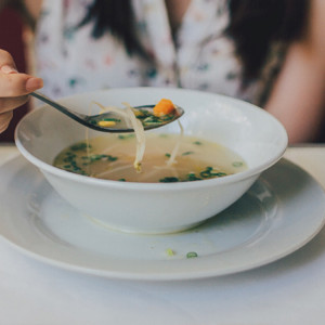 Омбудсмен призвала кормить всех владимирских детей из многодетных семей бесплатно