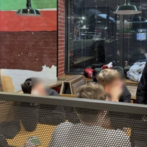 Во Владимире полицейские поймали 15 гулявших в ночное время подростков