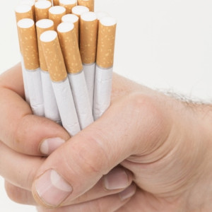 В Меленках двое парней отпинали и избили по лицу 37-летнего мужчину из-за сигарет