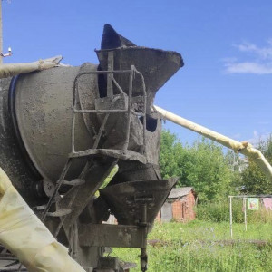 Во Владимире бетономешалка снесла трубы теплоснабжения