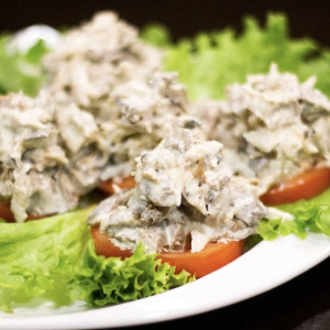 Диетолог Гинзбург назвал замену майонезу для заправки новогодних салатов