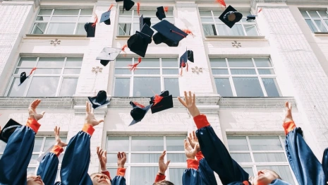 Во Владимире решили повременить с парадом выпускников