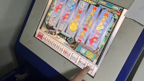 В Александрове владелец «пивнухи» разместил в магазине автомат для казино