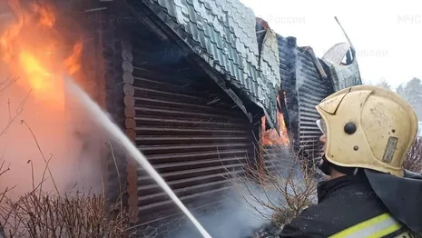 В Киржачском районе пожар охватил частный дом в ДНТ «Озерово»