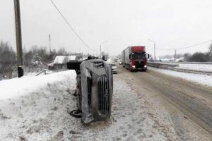Внедорожник перевернулся на М-7 в Вязниковском районе