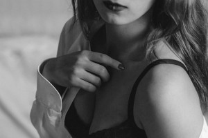 Во Владимирской области 17-летнюю девушку уличили в шантаже подруги интимными фото