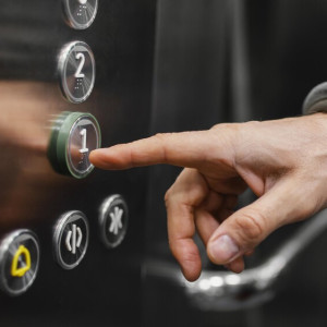 Во Владимире заменят 352 лифта