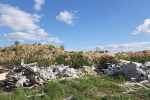 В Ковровском районе обнаружили огромнейшую стихийную свалку