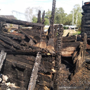 Пострадавшей в страшном пожаре семье в Лакинске подготовили временное жилье