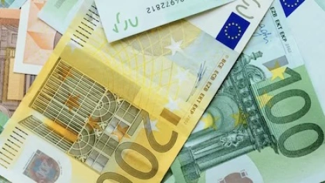 Жители Подмосковья пытались украсть во владимирском ВТБ 86 тыс. евро и 70 тыс. долларов